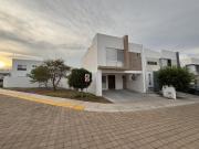 Venta de Casa en Cumbres del Lago Condominio Cumbres...