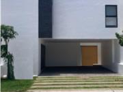VENTA DE CASA EN CUMBRES DEL LAGO, JURIQUILLA