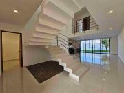 VENTA DE CASA EN CUMBRES DEL LAGO, JURIQUILLA, MODERNA...