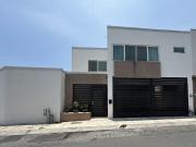 VENTA DE CASA EN CUMBRES LE FONTAINE MONTERREY NL