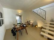 Venta de Casa en el Centro Remodelada de 2 Habitaciones