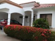 Venta de casa en el Km 1.5 Vía Samborondon Bea.N