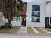 VENTA DE CASA EN EL REFUGIO CON RECAMARA EN PLANTA BAJA