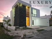 Venta de Casa en Esquina con Alberca en Residencial...