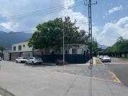 Venta de Casa en Esquina de Ave. Fuentes del Valle