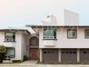 CASA EN VENTA EN ESQUINA RESIDENCIAL EL CAMPANARIO, SAN...