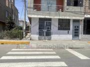VENTA DE CASA EN ESQUINA Y FRENTE A PARQUE EN LA...