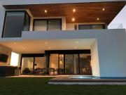 Venta de casa en exclusiva privada residencial