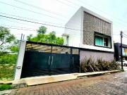 VENTA DE CASA EN FRACC. LOMAS DEL SUR. PRIVADO CON...