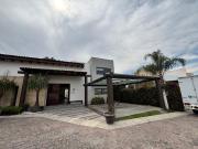 Venta de casa en Fracc. Los Alcatraces, Zavaleta,...