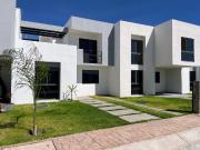 VENTA DE CASA EN FRACCIONAMIENTO