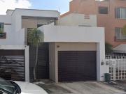 VENTA DE CASA EN FRACCIONAMIENTO CATALUÑA CANCUN