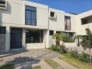 Venta de Casa en Fraccionamiento Cerrado en Manzanillo,...