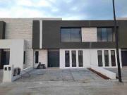 Venta de casa en Fraccionamiento con acceso controlado...