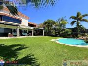 Venta de casa en fraccionamiento con alberca, Rancho...