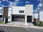 Venta de casa en Fraccionamiento Condesa Juriquilla