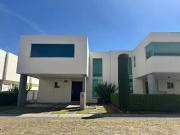 VENTA DE CASA EN FRACCIONAMIENTO EL PEDREGAL EN...