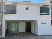 VENTA DE CASA EN FRACCIONAMIENTO ENTRE ALAMEDAS ATLIXCO,...