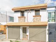 VENTA DE CASA EN FRACCIONAMIENTO JARDINES DE LA CRUZ...