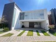 VENTA DE CASA EN FRACCIONAMIENTO LOMAS DE ANGELOPOLIS...