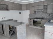 VENTA DE CASA EN FRACCIONAMIENTO PRIVADO AMBERES...