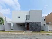 VENTA DE CASA EN FRACCIONAMIENTO RIO DEL DORADO. VERACRUZ