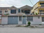 Venta de Casa en Garzota con uso comercial