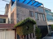 VENTA DE CASA EN GENARO GARCIA, JARDIN BALBUENA,...