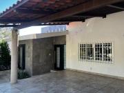 VENTA DE CASA EN GRAN JARDIN UNA PLANTA