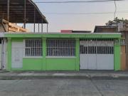 Venta de Casa en Guayacanes, 3 Habitaciones, Local...
