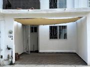 Venta de Casa en Hacienda Viñedos, Los Héroes León,...