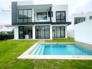 Venta de Casa con Piscina en Samborondón Isla Mocoli AM