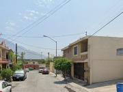 VENTA DE CASA EN JARDINES DE SANTA CATARINA III NUEVO LEON