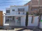 VENTA DE CASA EN JARDINES DE SANTA CLARA, EDOMEX