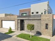 VENTA DE CASA EN JARDINES PLAYAS DE TIJUANA