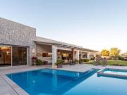 VENTA DE CASA EN JURIQUILLA, CON ALBERCA