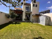 VENTA DE CASA EN LA CAMPIÑA HERMOSOS ACABADOS