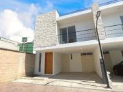 VENTA DE CASA EN LA CARCAÑA, 3 RECAMRAS, 3 ½ BAÑOS,...
