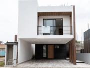 VENTA DE CASA EN LA CARCAÑA, 4 RECAMARAS 31/2 BAÑOS,...