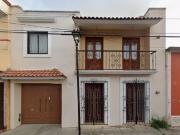 VENTA DE CASA EN LA COLONIA BARRIO DE JALATLACO OAXACA...