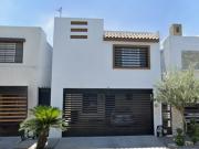 VENTA DE CASA EN LA COLONIA CUMBRES DE SAN AGUSTIN