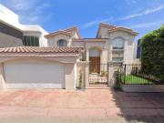 VENTA DE CASA EN LA COLONIA JARDINES DE CHAPULTEPEC S E...