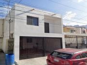 VENTA DE CASA EN LA COLONIA JARDINES DE SANTA CATARINA...