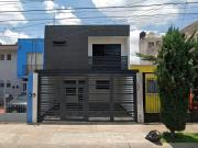 VENTA DE CASA EN LA COLONIA LOS ARRAYANES EN GUADALAJARA...