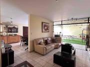 Venta de Casa en La Molina de 8Dormitorios y 3 cocheras....