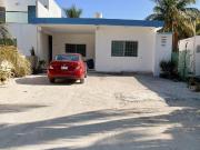 Venta de casa en la playa de una planta con piscina