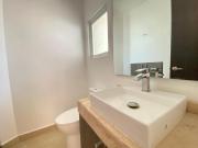 VENTA DE CASA EN LA VISTA RESIDENCIAL CON AMPLIO JARDIN