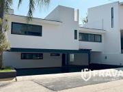VENTA DE CASA EN LOMA REAL 1