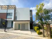 VENTA DE CASA EN LOMAS 3 CASCATA, DE 3 RECAMARAS 2 ½...