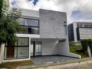 VENTA DE CASA EN LOMAS DE ANGELOPOLIS